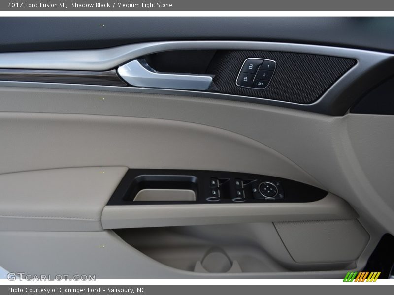 Shadow Black / Medium Light Stone 2017 Ford Fusion SE