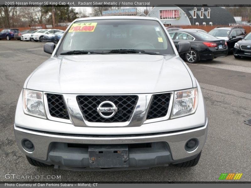 Radiant Silver Metallic / Nismo Charcoal 2005 Nissan Frontier SE King Cab 4x4