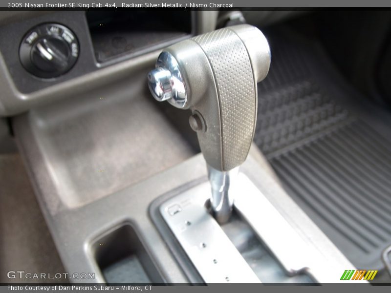 Radiant Silver Metallic / Nismo Charcoal 2005 Nissan Frontier SE King Cab 4x4