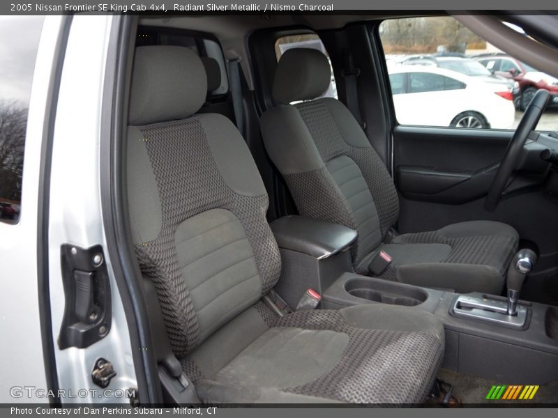 Radiant Silver Metallic / Nismo Charcoal 2005 Nissan Frontier SE King Cab 4x4