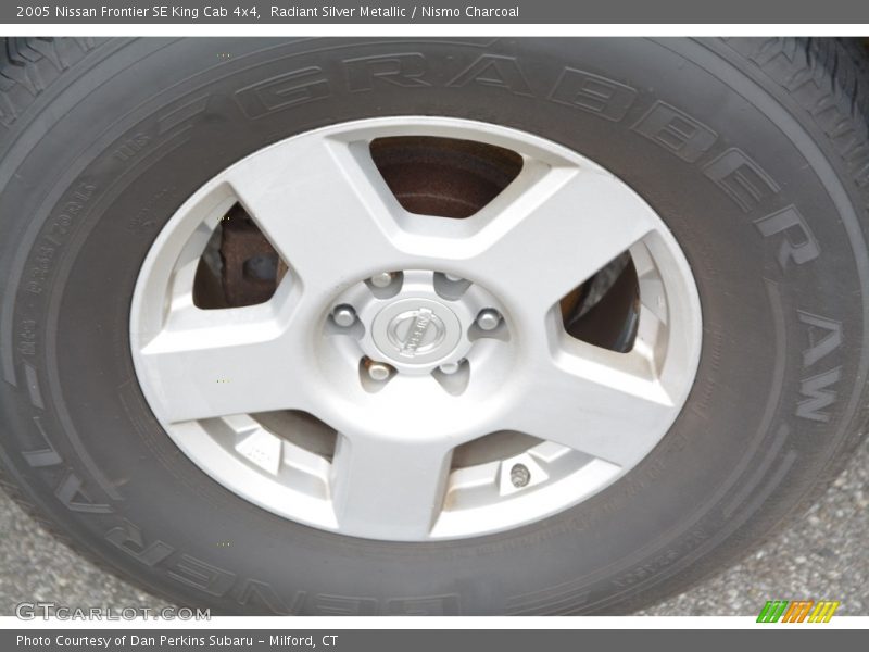 Radiant Silver Metallic / Nismo Charcoal 2005 Nissan Frontier SE King Cab 4x4