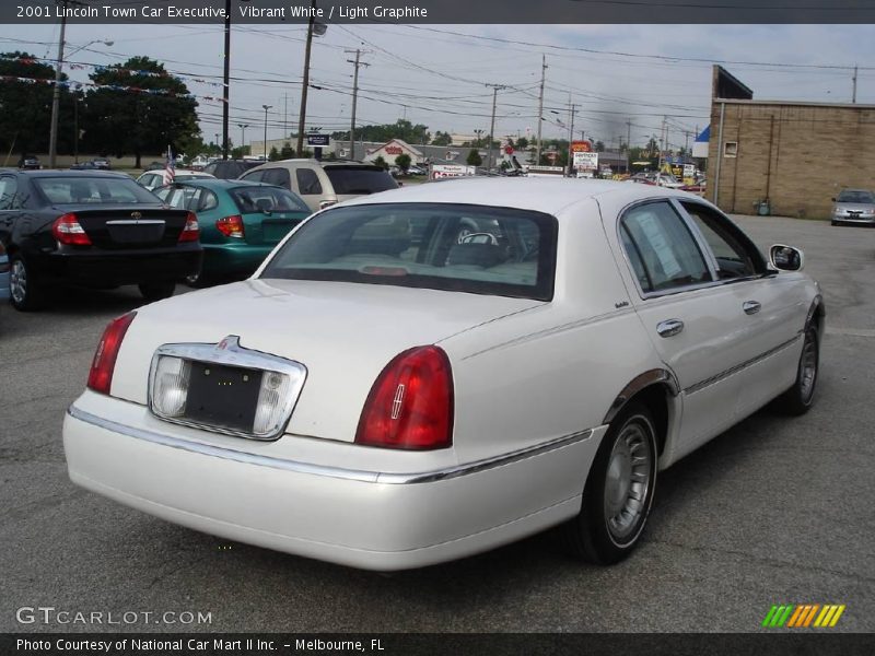 Vibrant White / Light Graphite 2001 Lincoln Town Car Executive