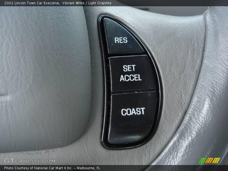 Vibrant White / Light Graphite 2001 Lincoln Town Car Executive