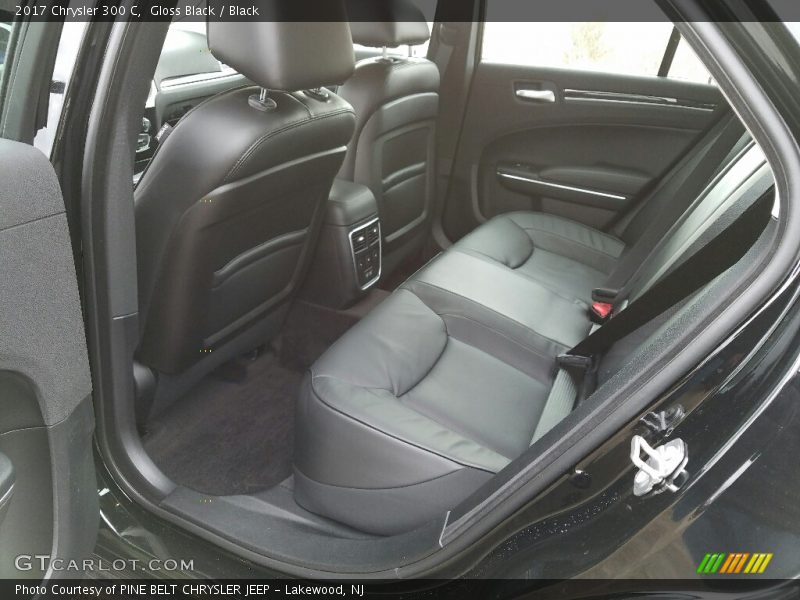 Gloss Black / Black 2017 Chrysler 300 C