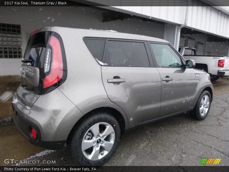 Titanium Gray / Black 2017 Kia Soul