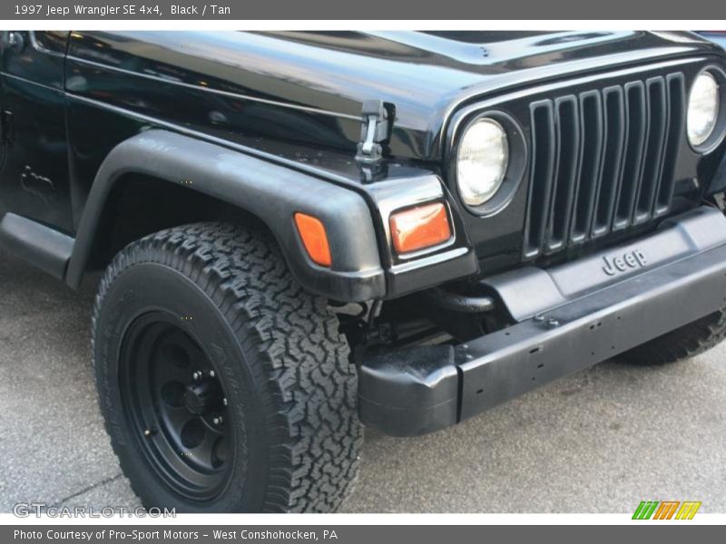 Black / Tan 1997 Jeep Wrangler SE 4x4