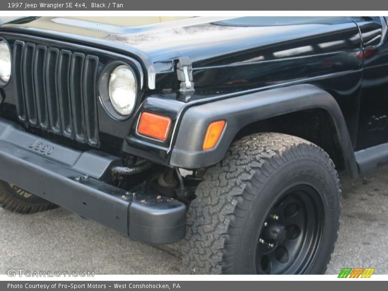 Black / Tan 1997 Jeep Wrangler SE 4x4
