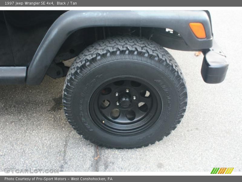 Black / Tan 1997 Jeep Wrangler SE 4x4