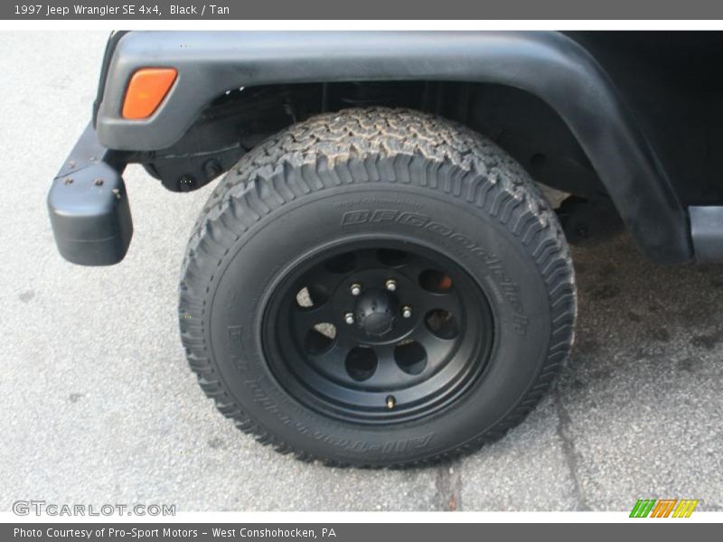 Black / Tan 1997 Jeep Wrangler SE 4x4