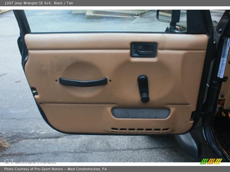 Black / Tan 1997 Jeep Wrangler SE 4x4