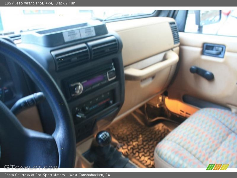 Black / Tan 1997 Jeep Wrangler SE 4x4