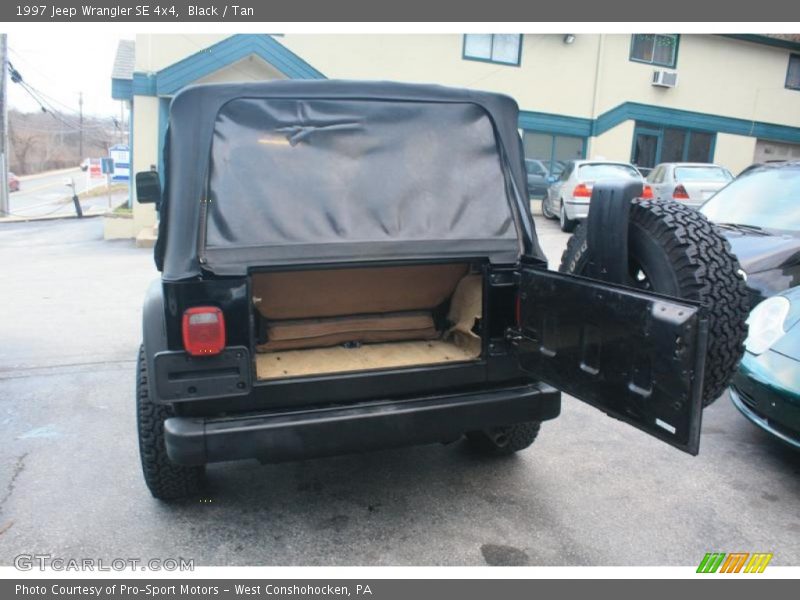 Black / Tan 1997 Jeep Wrangler SE 4x4