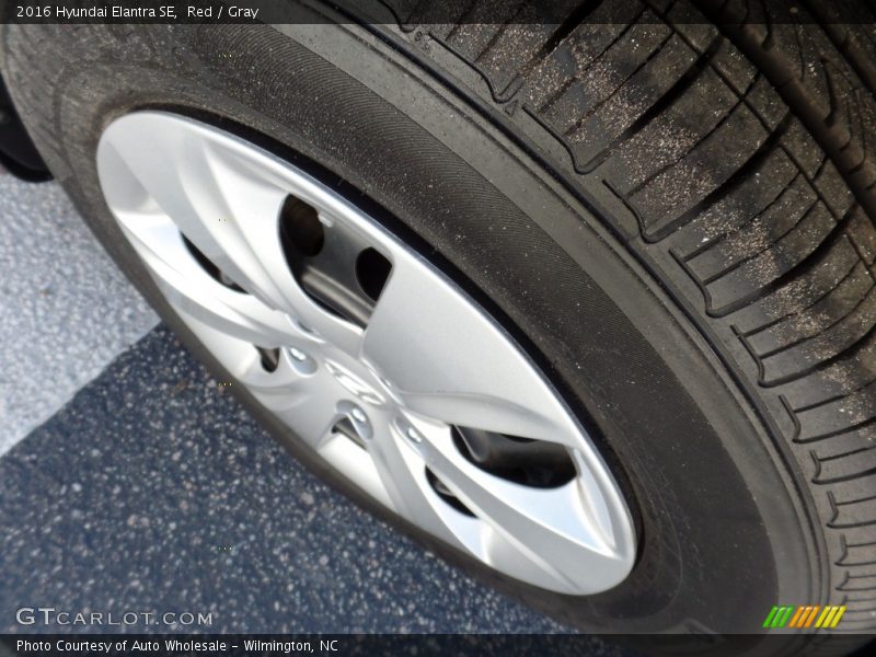 Red / Gray 2016 Hyundai Elantra SE