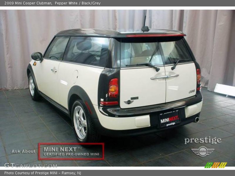 Pepper White / Black/Grey 2009 Mini Cooper Clubman