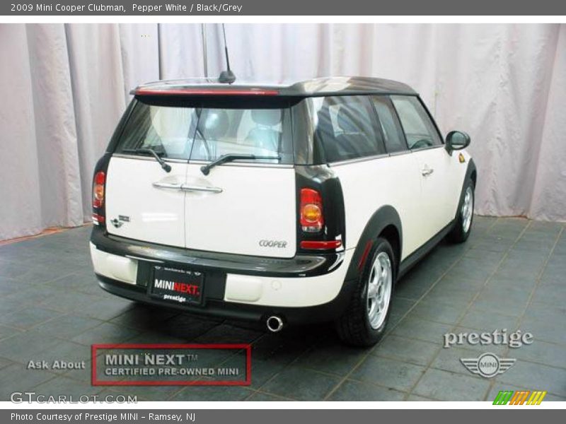 Pepper White / Black/Grey 2009 Mini Cooper Clubman