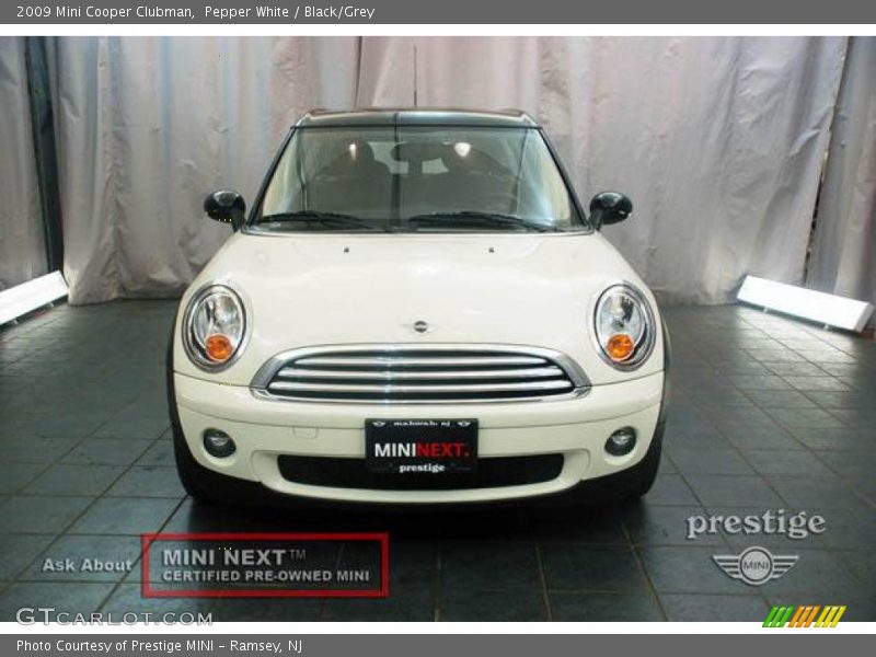 Pepper White / Black/Grey 2009 Mini Cooper Clubman