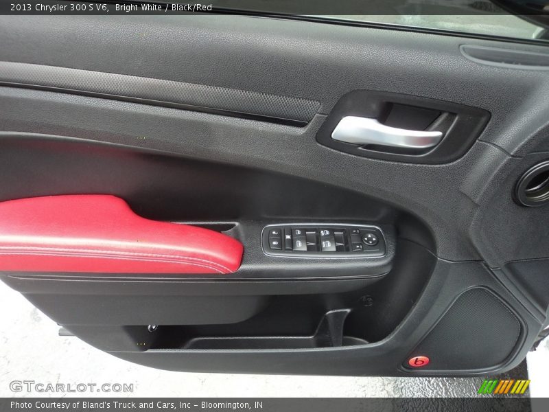 Bright White / Black/Red 2013 Chrysler 300 S V6