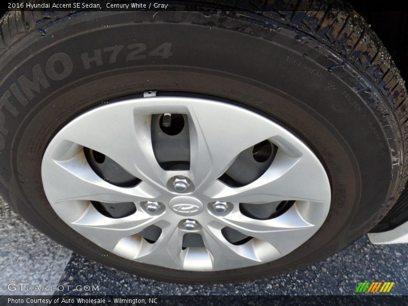 Century White / Gray 2016 Hyundai Accent SE Sedan