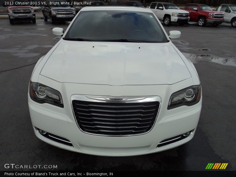 Bright White / Black/Red 2013 Chrysler 300 S V6