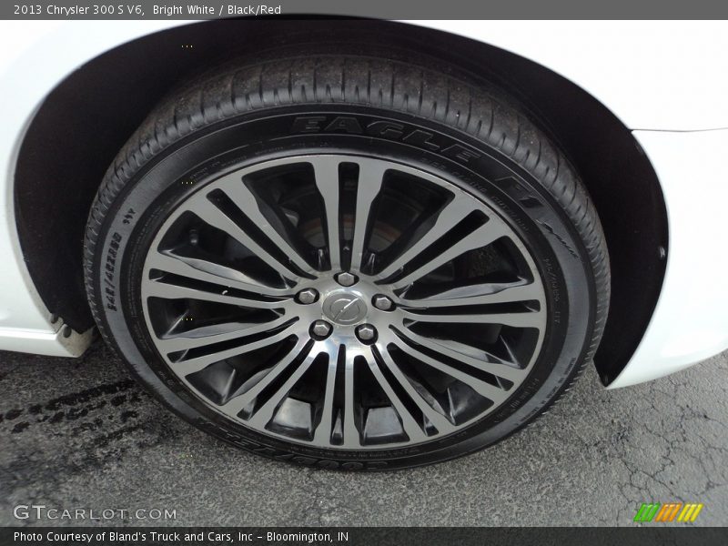 Bright White / Black/Red 2013 Chrysler 300 S V6