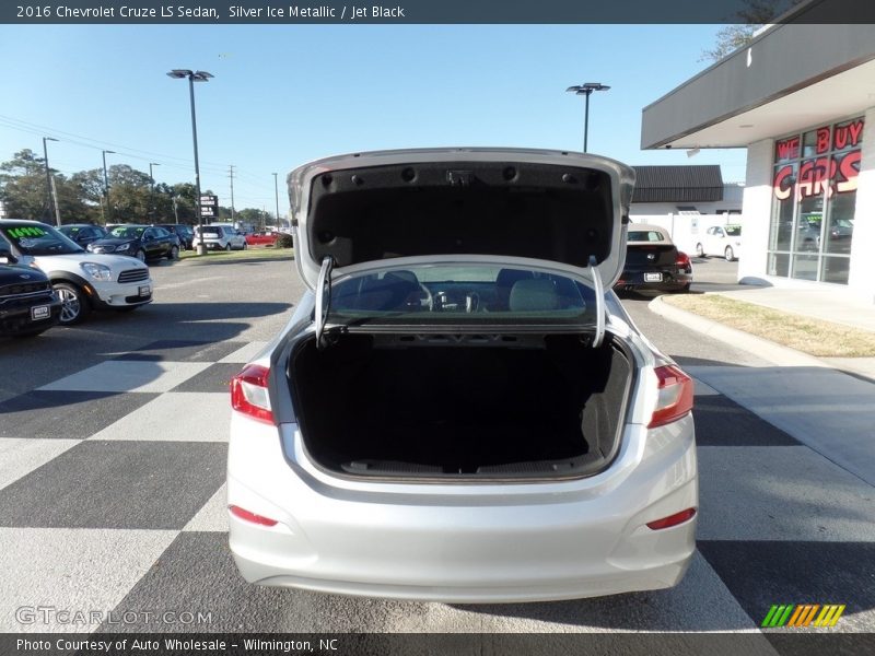 Silver Ice Metallic / Jet Black 2016 Chevrolet Cruze LS Sedan