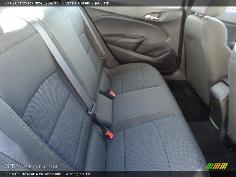 Silver Ice Metallic / Jet Black 2016 Chevrolet Cruze LS Sedan