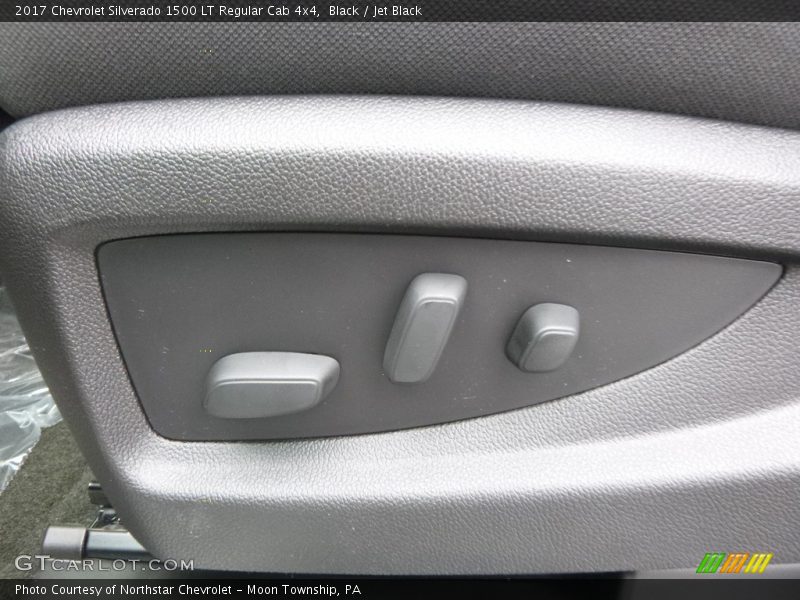 Controls of 2017 Silverado 1500 LT Regular Cab 4x4
