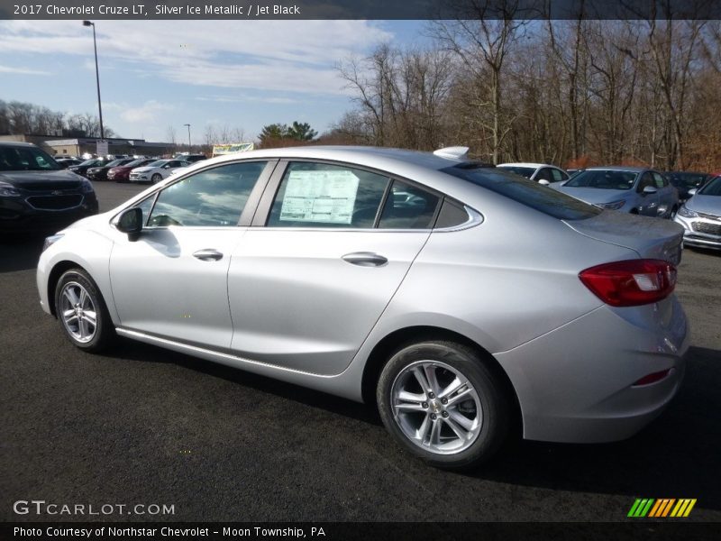 Silver Ice Metallic / Jet Black 2017 Chevrolet Cruze LT