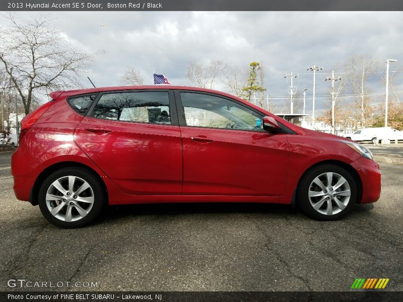 Boston Red / Black 2013 Hyundai Accent SE 5 Door