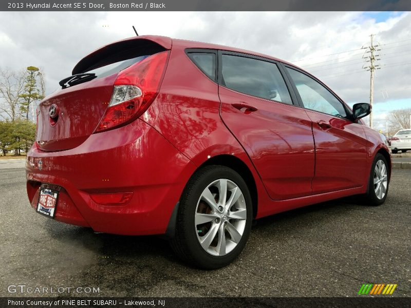 Boston Red / Black 2013 Hyundai Accent SE 5 Door