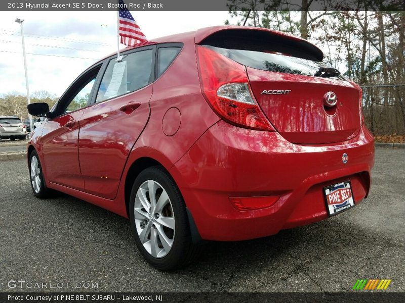 Boston Red / Black 2013 Hyundai Accent SE 5 Door