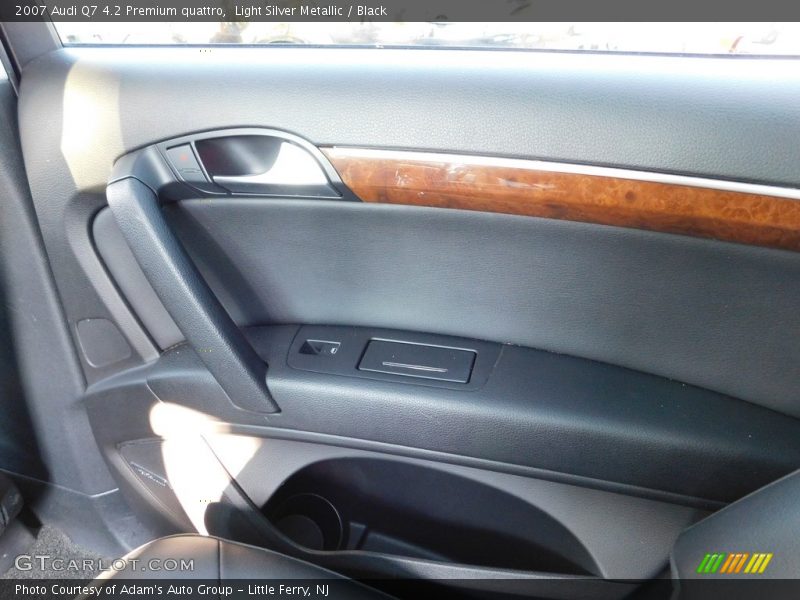 Light Silver Metallic / Black 2007 Audi Q7 4.2 Premium quattro