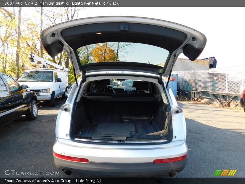 Light Silver Metallic / Black 2007 Audi Q7 4.2 Premium quattro