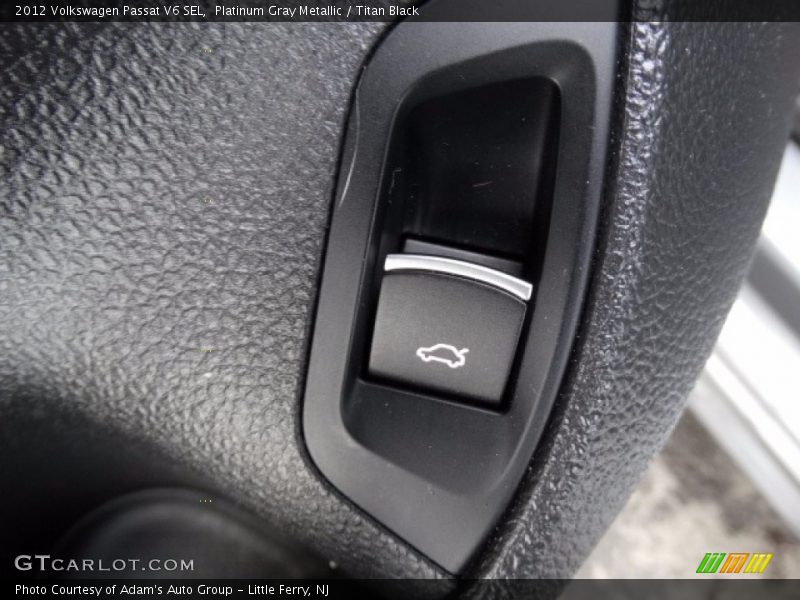 Platinum Gray Metallic / Titan Black 2012 Volkswagen Passat V6 SEL