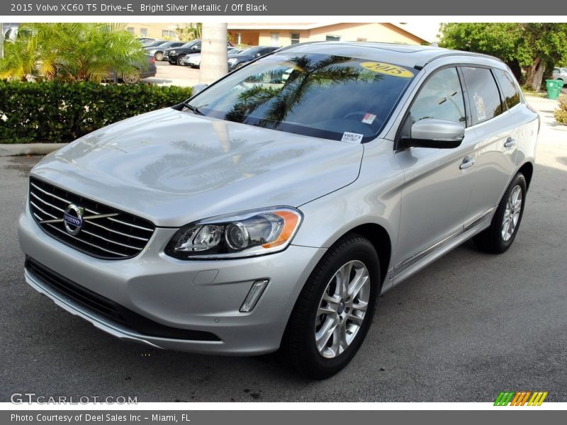 Bright Silver Metallic / Off Black 2015 Volvo XC60 T5 Drive-E