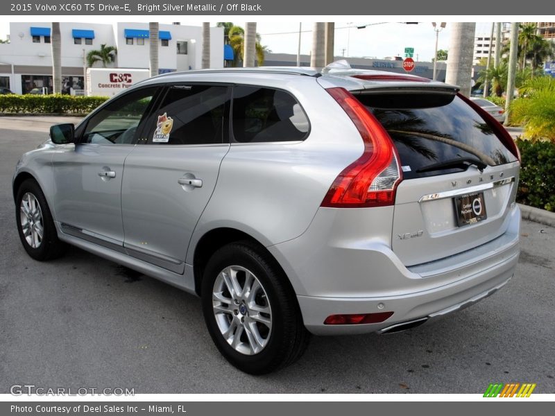 Bright Silver Metallic / Off Black 2015 Volvo XC60 T5 Drive-E
