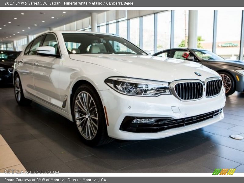 Front 3/4 View of 2017 5 Series 530i Sedan