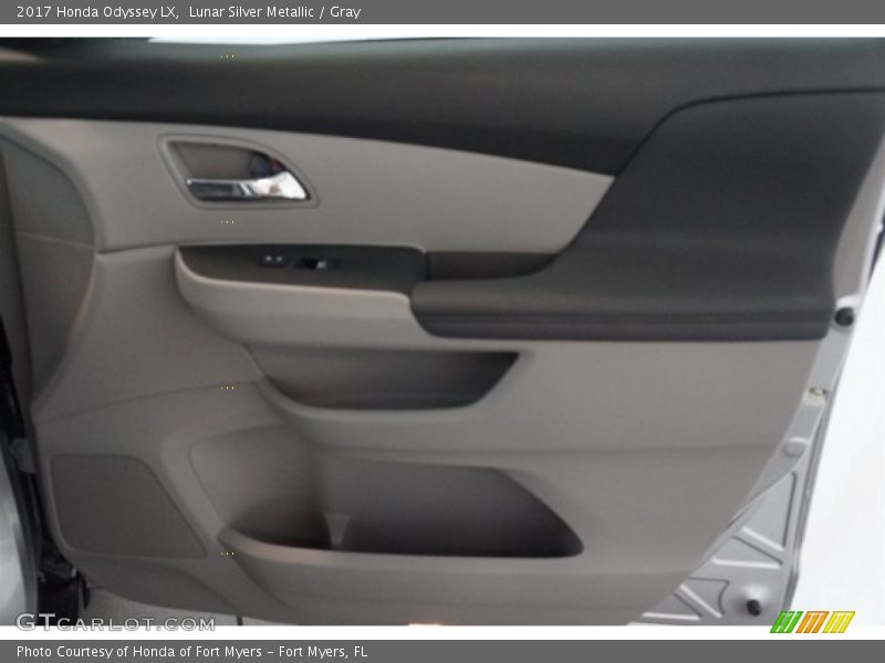 Lunar Silver Metallic / Gray 2017 Honda Odyssey LX