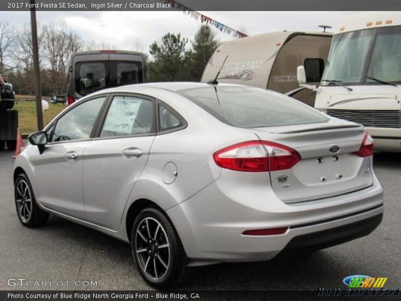 Ingot Silver / Charcoal Black 2017 Ford Fiesta SE Sedan