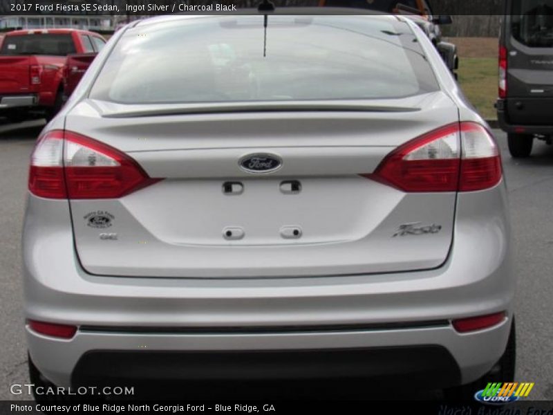 Ingot Silver / Charcoal Black 2017 Ford Fiesta SE Sedan