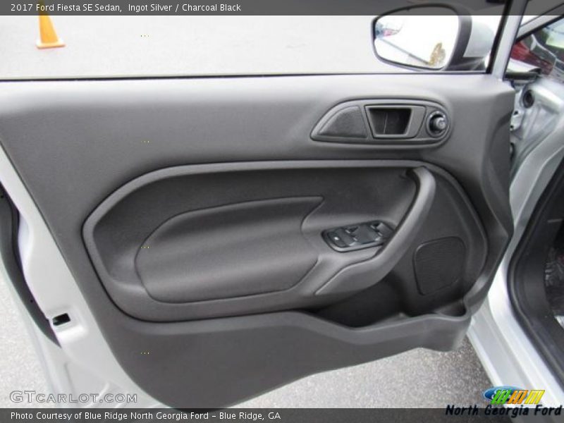 Ingot Silver / Charcoal Black 2017 Ford Fiesta SE Sedan