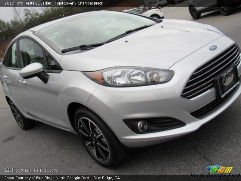 Ingot Silver / Charcoal Black 2017 Ford Fiesta SE Sedan