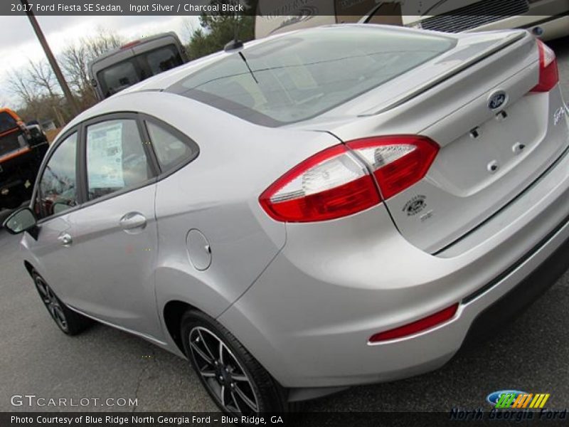 Ingot Silver / Charcoal Black 2017 Ford Fiesta SE Sedan