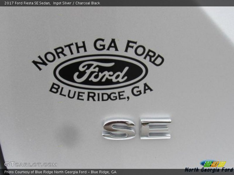 Ingot Silver / Charcoal Black 2017 Ford Fiesta SE Sedan