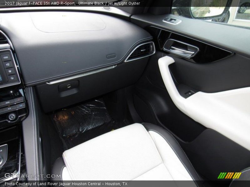 Ultimate Black / Jet w/Light Oyster 2017 Jaguar F-PACE 35t AWD R-Sport