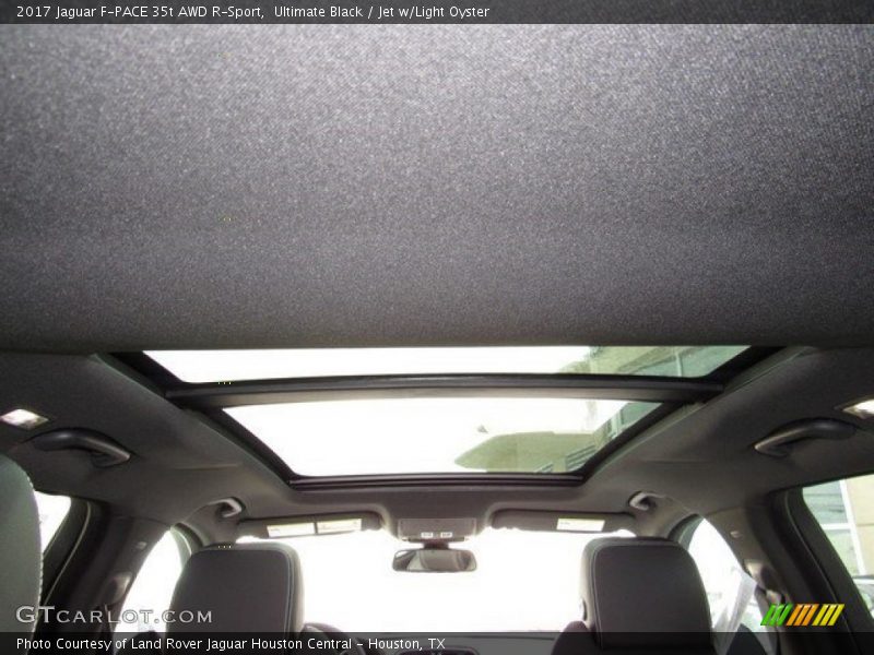 Sunroof of 2017 F-PACE 35t AWD R-Sport
