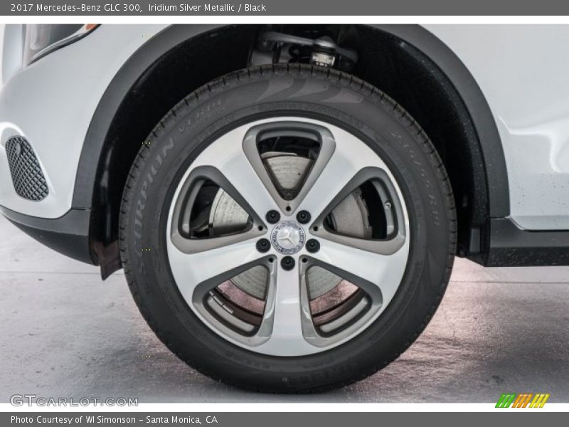 Iridium Silver Metallic / Black 2017 Mercedes-Benz GLC 300