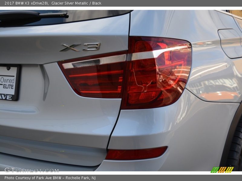 Glacier Silver Metallic / Black 2017 BMW X3 xDrive28i