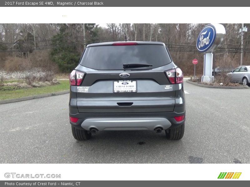 Magnetic / Charcoal Black 2017 Ford Escape SE 4WD