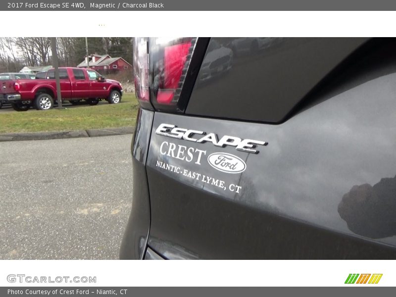 Magnetic / Charcoal Black 2017 Ford Escape SE 4WD